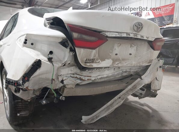 4T1C11BKXPU103990 2023 TOYOTA LE White Widok z przodu