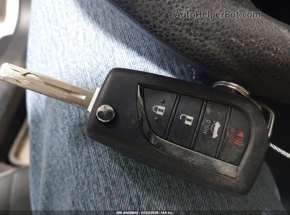 4T1C11BKXPU103990 2023 TOYOTA LE White Widok deski rozdzielczej