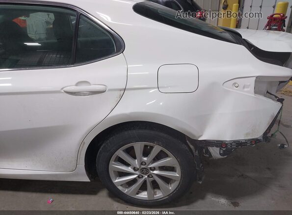 4T1C11BKXPU103990 2023 TOYOTA LE White Widok wnętrza 360 stopni