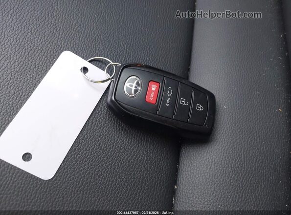 4T1DAACK0SU003571 2025 TOYOTA CAMRY Red Առջևի վահանակի տեսք