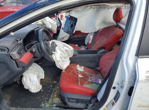 4T1DAACK1SU054934 2025 TOYOTA CAMRY White Widok wnętrza z przodu