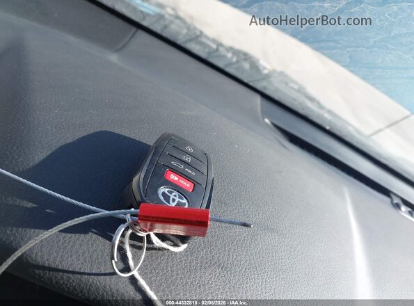 4T1DAACK2SU610684 2025 TOYOTA LE Blue Առջևի վահանակի տեսք