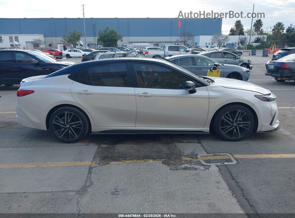 4T1DAACK6SU082891 2025 TOYOTA CAMRY Белый Вид задней части салона