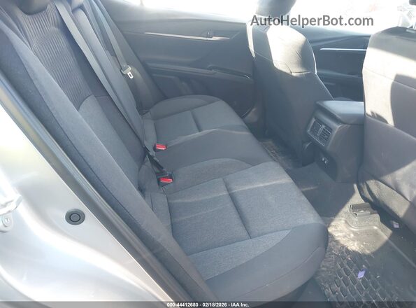4T1DAACK8SU625089 2025 TOYOTA LE Silver VIN კოდის სტიკერის ხედი
