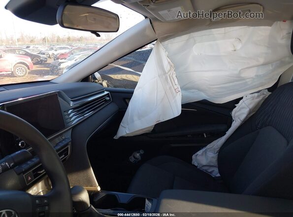 4T1DAACK8SU625089 2025 TOYOTA LE Silver წინა სალონის ხედი