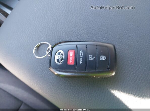 4T1DAACK8SU625089 2025 TOYOTA LE Silver წინა პანელის ხედი