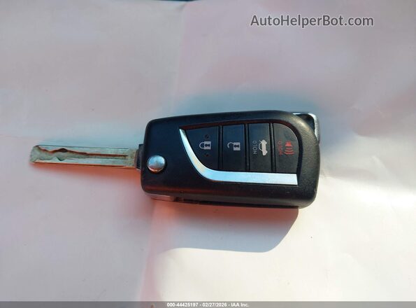 4T1G11AK6MU477155 2021 TOYOTA CAMRY Красный Вид панели приборов