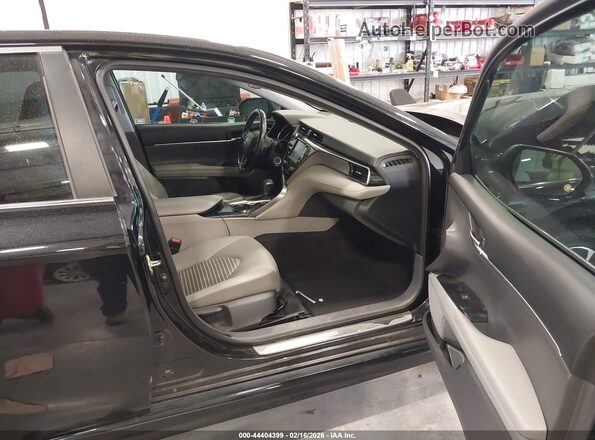 4T1G11AK9LU868315 2020 TOYOTA CAMRY Black Widok wnętrza z przodu