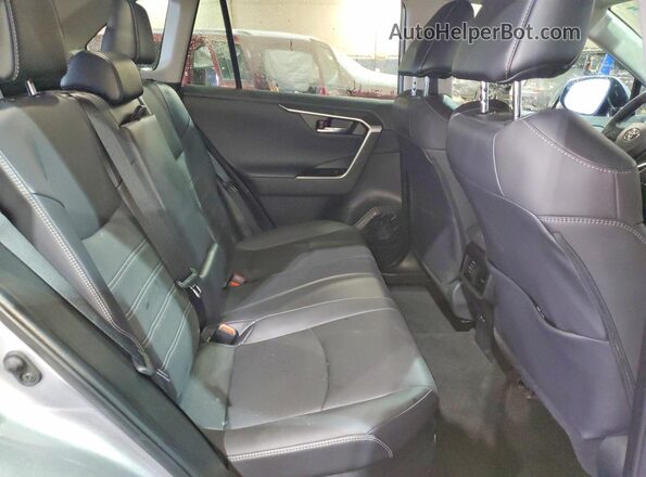 4T3D6RFV0NU091751 2022 TOYOTA LIMITED Silver Rear interior view