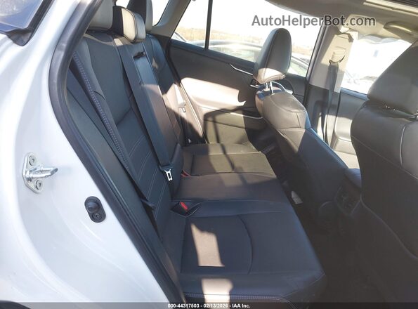 4T3D6RFV6NU076865 2022 TOYOTA LIMITED White VIN կոդի պիտակի տեսք