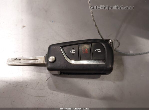 4T3LWRFV3NU078651 2022 TOYOTA LE Silver Dashboard view