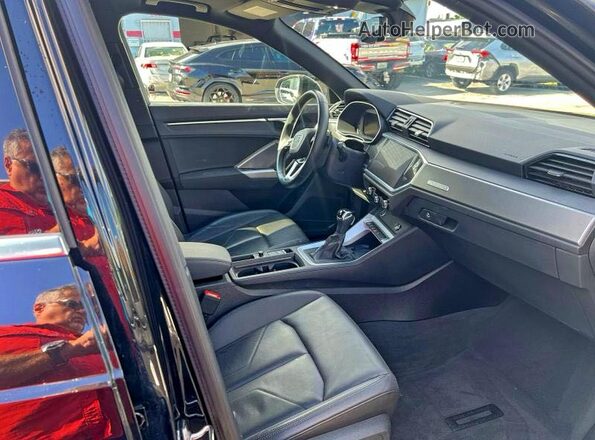WA1DECF34R1094102 2024 AUDI Q3 Black 