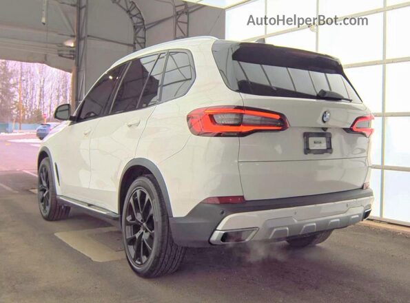 5UXCR6C55KLK82410 2019 BMW X5 White 
