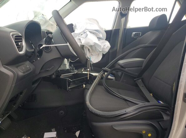 KMHRB8A37SU391938 2025 HYUNDAI VENUE Silver 