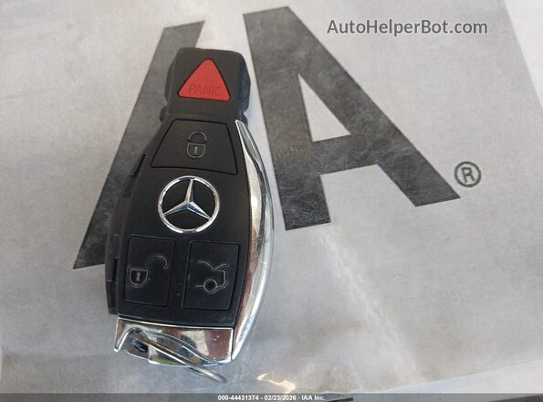 55SWF4KB6GU137923 2016 MERCEDES-BENZ C-CLASS Белый Вид панели приборов