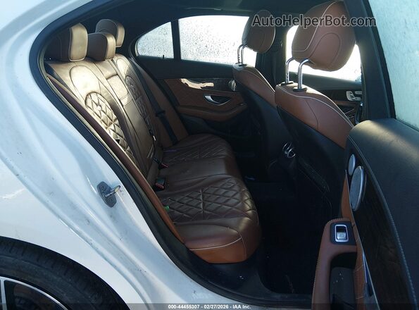 55SWF6EB4JU256617 2018 MERCEDES-BENZ AMG C 43 White Widok naklejki z numerem VIN