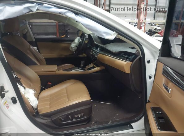 58ABK1GG1GU022284 2016 LEXUS ES 350 White Вид салону спереду