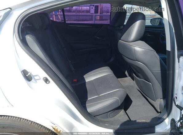 58AD21B12LU009565 2020 LEXUS ES 300H White VIN կոդի պիտակի տեսք