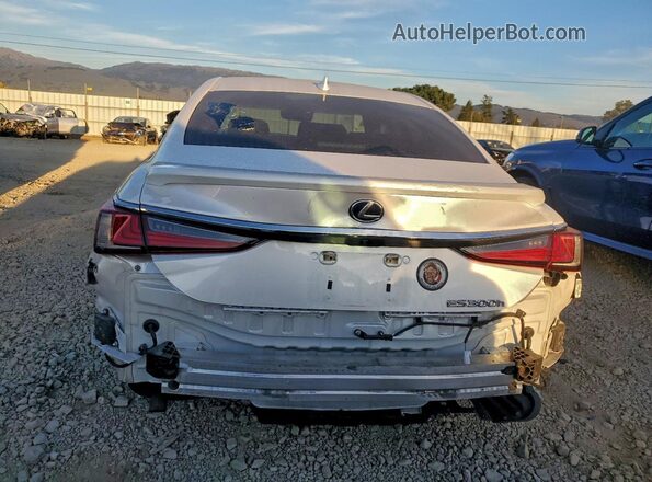 58ADA1C12NU015967 2022 LEXUS ES White 