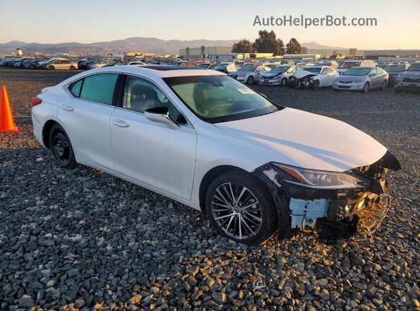 58ADA1C17RU050767 2024 LEXUS ES Белый Передняя правая четверть