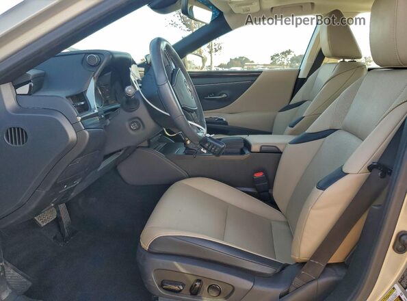 58ADA1C1XMU006528 2021 LEXUS ES Tan Вид салону спереду