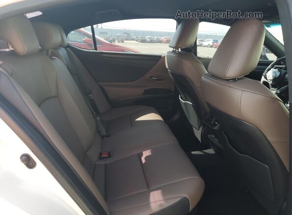 58ADA1C1XRU051752 2024 LEXUS ES White Հետևի նստատեղերի տեսք