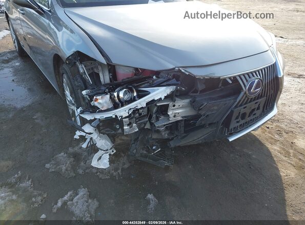 58AE21B13LU011698 2020 LEXUS ES 300H Серый Вид спереди