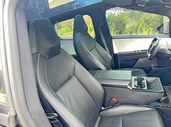 7G2CEHED6RA005124 2024 TESLA CYBERTRUCK Black Հետևի տեսք