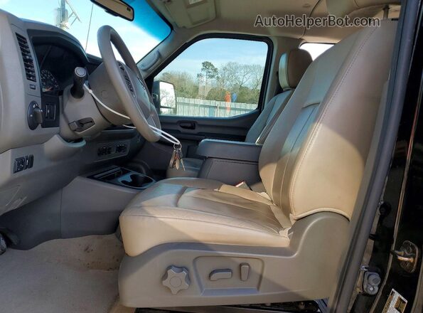 5BZAF0AA3HN850536 2017 NISSAN NV Black Widok wnętrza z przodu