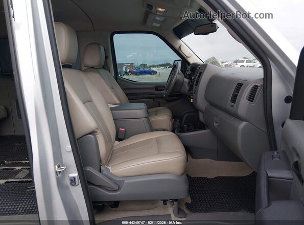 5BZAF0AA4KN851718 2019 NISSAN NV PASSENGER NV3500 HD Серебряный Вид салона спереди