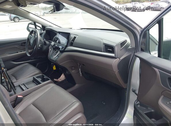 5FNRL6H63RB053798 2024 HONDA ODYSSEY Silver Front interior view
