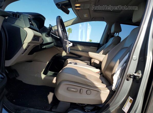 5FNRL6H78JB101616 2018 HONDA ODYSSEY Charcoal Front interior view