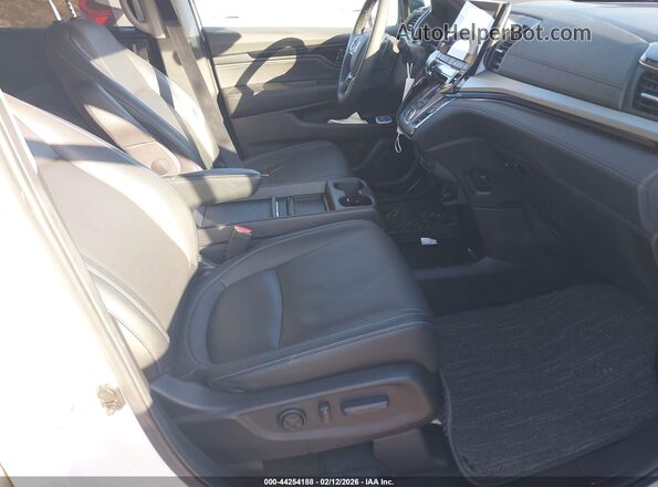 5FNRL6H8XRB064900 2024 HONDA ODYSSEY White Widok wnętrza z przodu