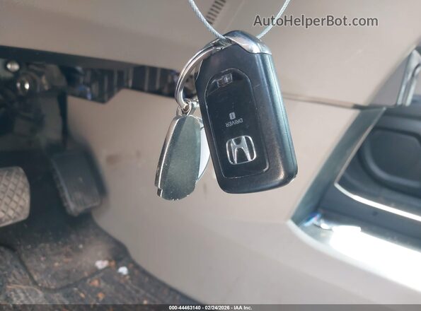 5FNRL6H95NB061826 2022 HONDA ODYSSEY White Vista del salpicadero