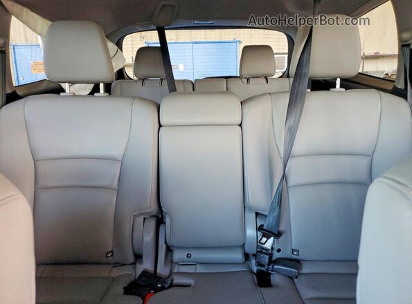 5FNYF5H52JB009655 2018 HONDA PILOT Silver Rear seats view