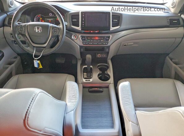5FNYF5H52JB009655 2018 HONDA PILOT Silver Dashboard view
