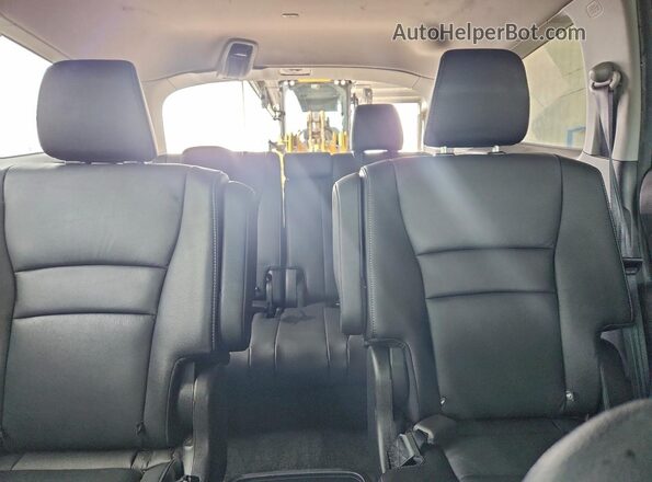 5FNYF5H69NB025317 2022 HONDA PILOT White Rear seats view