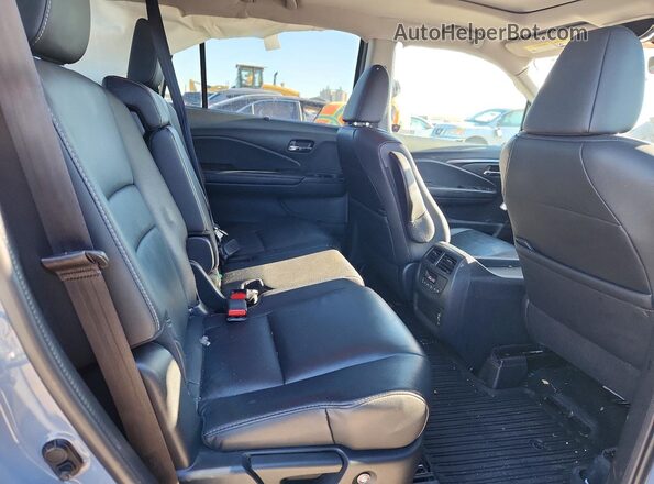 5FNYF6H2XNB093841 2022 HONDA PILOT Silver Вид задньої частини салону
