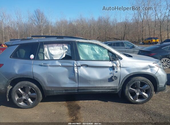 5FNYF8H95LB018812 2020 HONDA PASSPORT Gray Widok wnętrza z tyłu