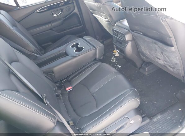 5FNYG1H77RB005667 2024 HONDA PILOT White VIN կոդի պիտակի տեսք