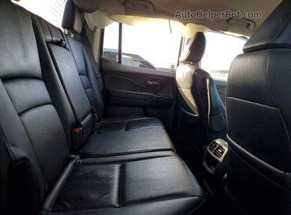 5FPYK3F62JB005947 2018 HONDA RIDGELINE Gray Widok tylnych siedzeń