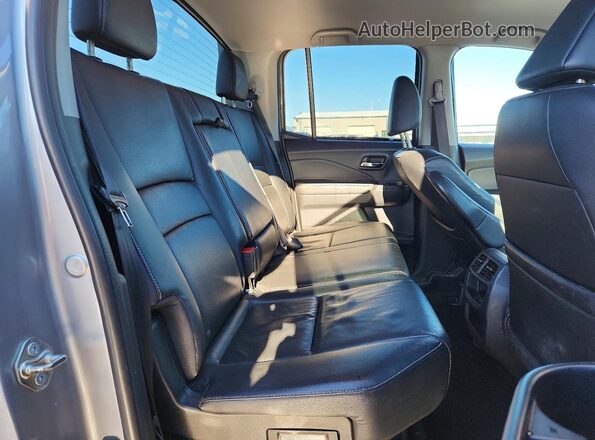 5FPYK3F67HB003170 2017 HONDA RIDGELINE Gray Vista de los asientos traseros