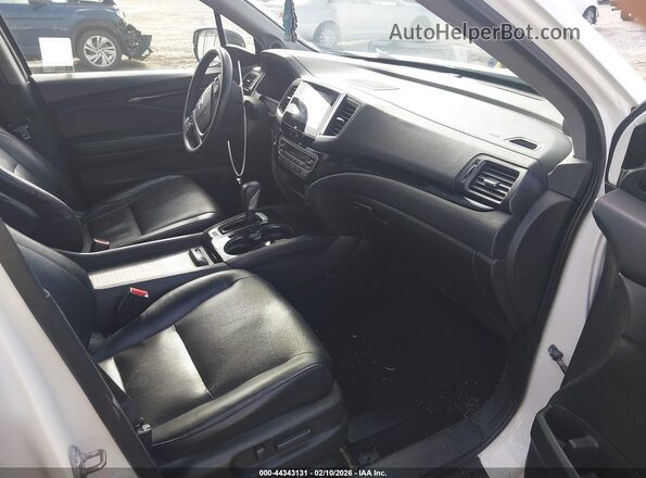 5FPYK3F78HB034887 2017 HONDA RIDGELINE White Вид салону спереду