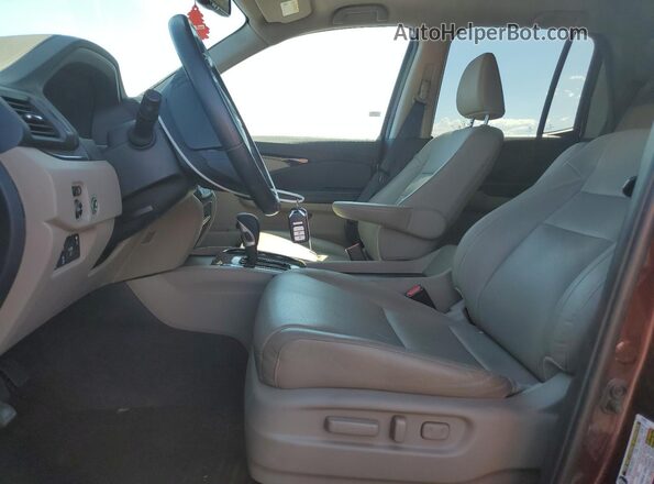 5FPYK3F79HB030783 2017 HONDA RIDGELINE Burgundy Front interior view