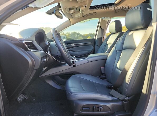 5GAERBKW5LJ149187 2020 BUICK ENCLAVE Gray Vista interior delantera