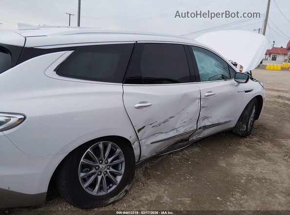 5GAEVBKWXRJ125844 2024 BUICK ENCLAVE Белый Вид задней части салона