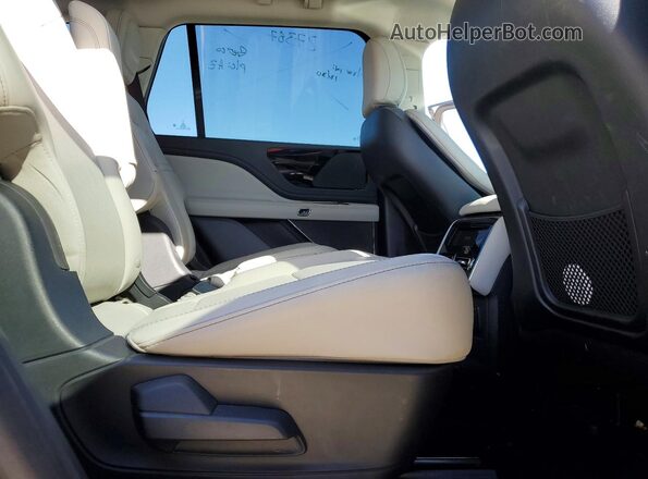5LM5J6WC9SGL14613 2025 LINCOLN AVIATOR White Vista interior trasera