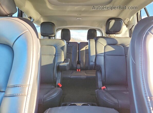 5LM5J6XC1SGL07301 2025 LINCOLN AVIATOR Gray Widok tylnych siedzeń