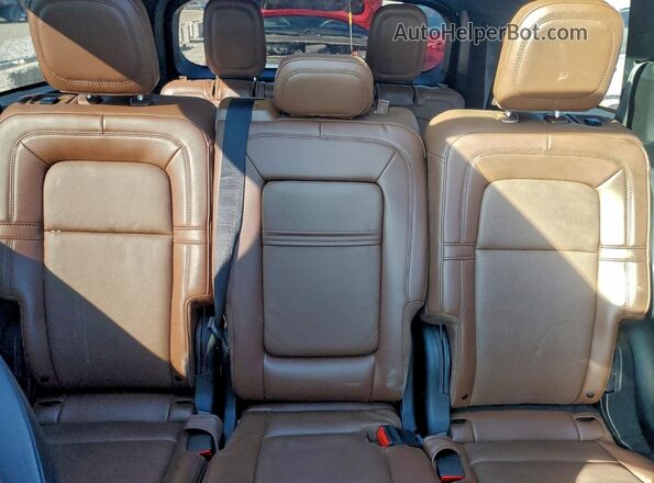 5LM5J7XC2RGL06738 2024 LINCOLN AVIATOR Silver უკანა სავარძლების ხედი