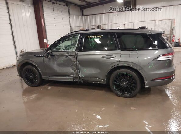5LM5J7XC3SGL03949 2025 LINCOLN AVIATOR Gray Սալոնի 360 աստիճան տեսք